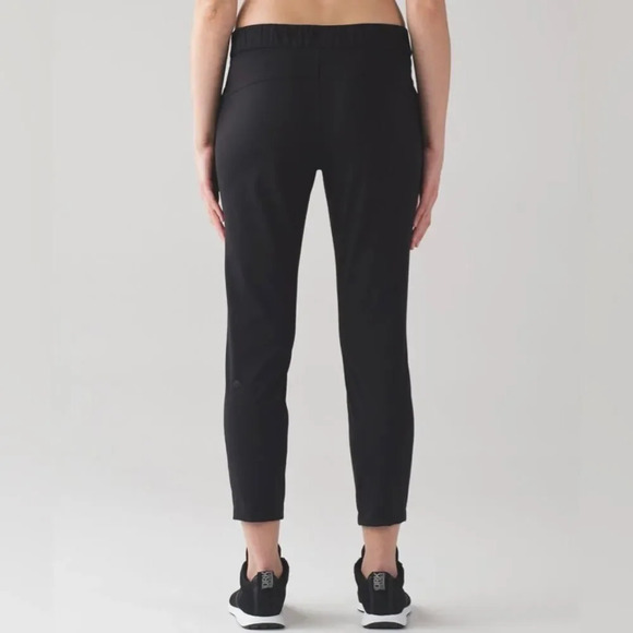 Lululemon On The Fly Pant *28" black pockets elastic waist + tie stretch ankle - Picture 3 of 9